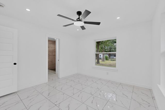 2821 Mccarley Drive, Commerce, TX 75428
