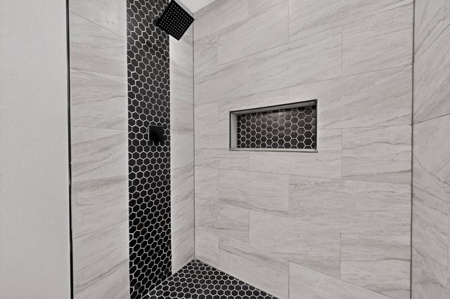 2821 Mccarley Drive, Commerce, TX 75428