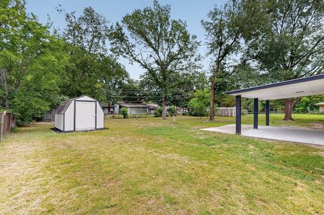 2821 Mccarley Drive, Commerce, TX 75428