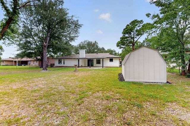 2821 Mccarley Drive, Commerce, TX 75428
