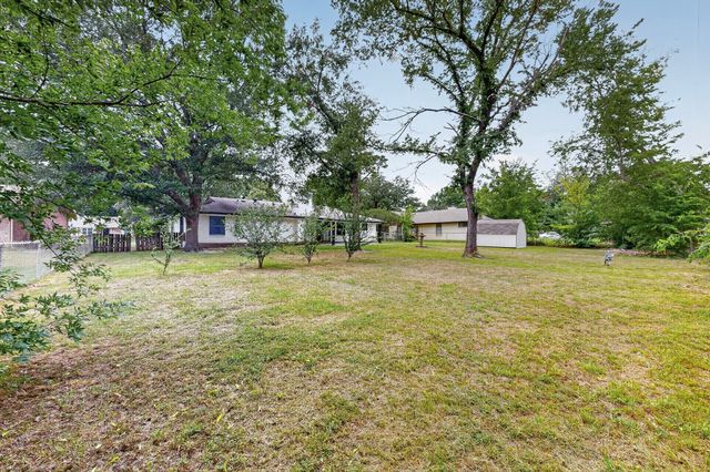 2821 Mccarley Drive, Commerce, TX 75428