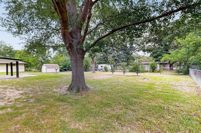 2821 Mccarley Drive, Commerce, TX 75428