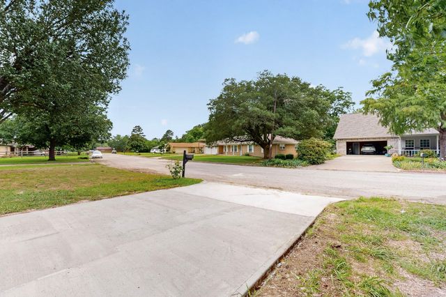 2821 Mccarley Drive, Commerce, TX 75428