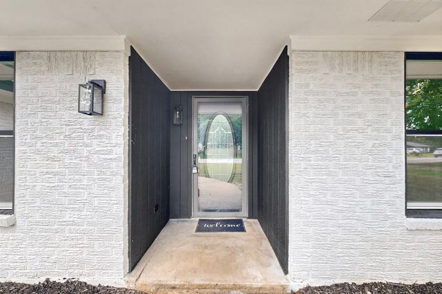 2821 Mccarley Drive, Commerce, TX 75428