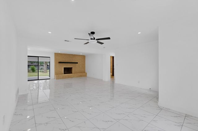 2821 Mccarley Drive, Commerce, TX 75428