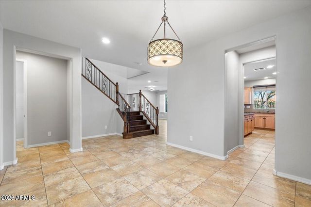 3734 E MATTHEW Drive, Phoenix, AZ 85050