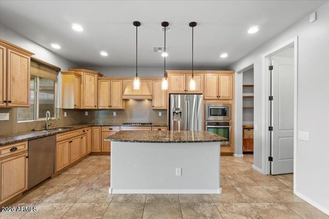 3734 E MATTHEW Drive, Phoenix, AZ 85050