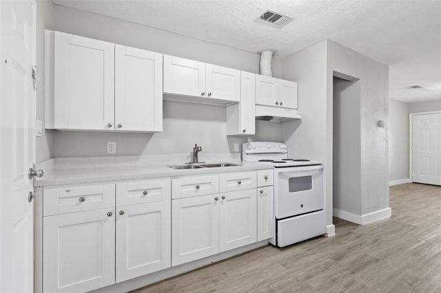 7823 Glass Street, Houston, TX 77016