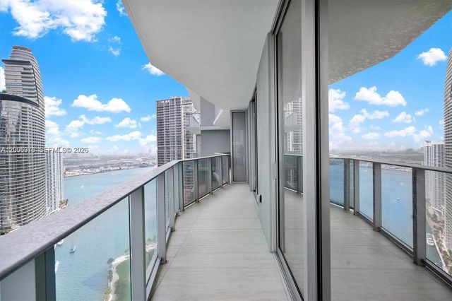 77 SE 5th St 4106, Miami, FL 33131