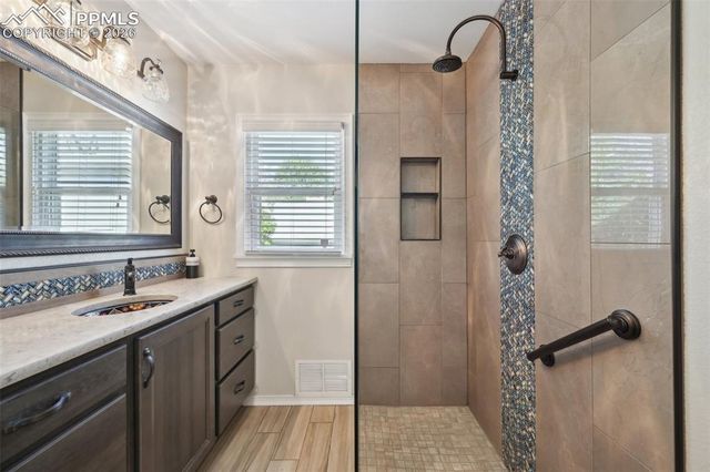 1055 N 18th Street, Colorado Springs, CO 80904