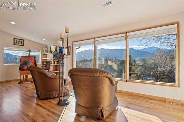 1055 N 18th Street, Colorado Springs, CO 80904