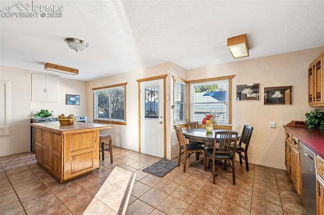 1055 N 18th Street, Colorado Springs, CO 80904