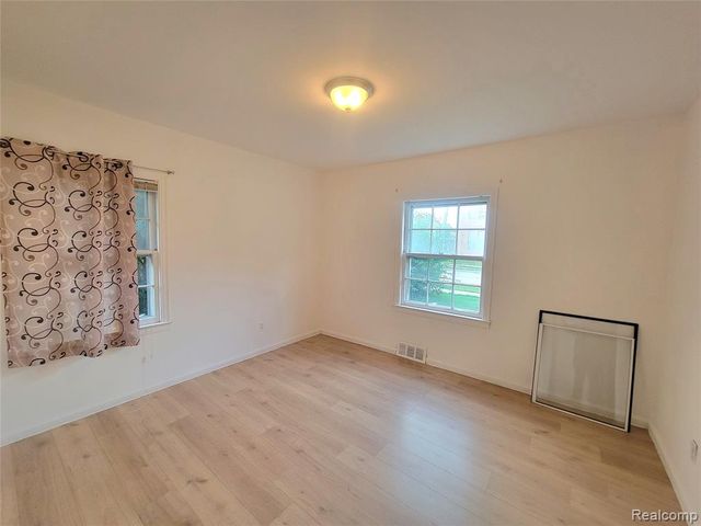 8238 Fisher Avenue, Warren, MI 48089