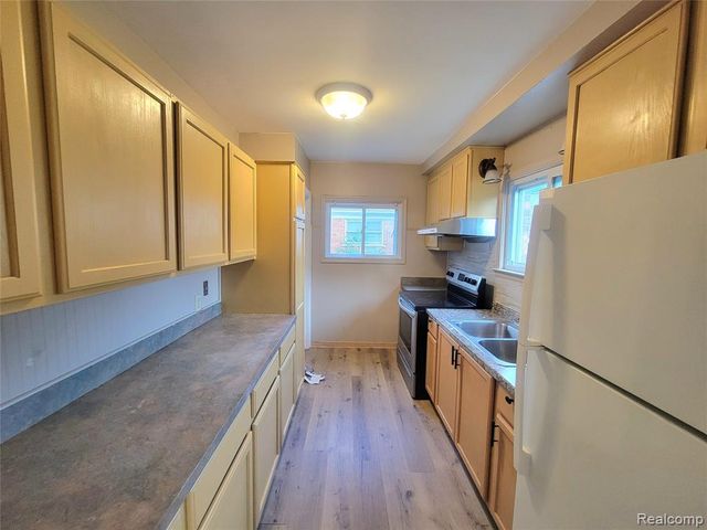 8238 Fisher Avenue, Warren, MI 48089