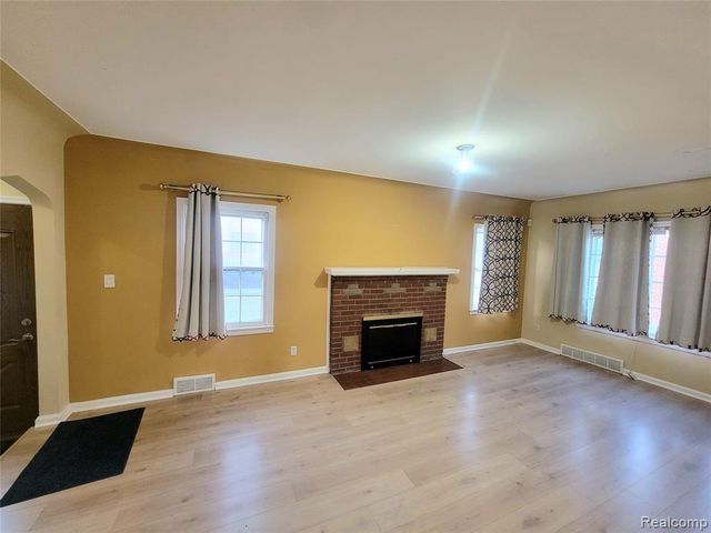 8238 Fisher Avenue, Warren, MI 48089