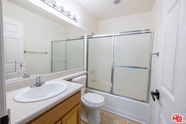 4600 Don Lorenzo Drive 4, Los Angeles, CA 90008