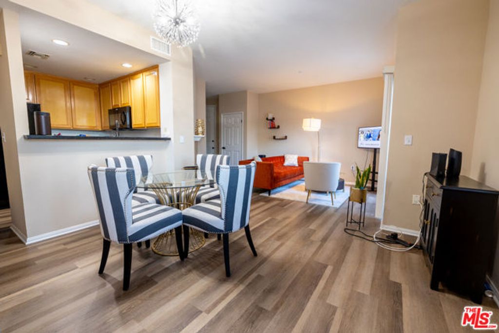4600 Don Lorenzo Drive 4, Los Angeles, CA 90008