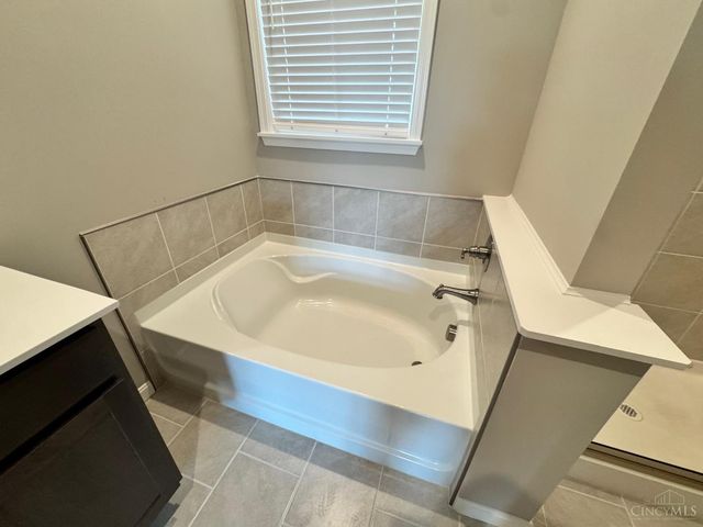 4377 Waters Edge Lane, Turtle Creek Twp, OH 45036