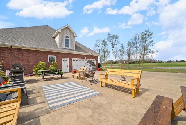 6091 Harmony Grove Rd, Hopkinsville, KY 42240