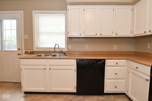 10 Thurman Drive, Whiteland, IN 46184