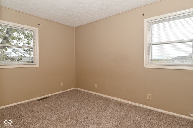 10 Thurman Drive, Whiteland, IN 46184