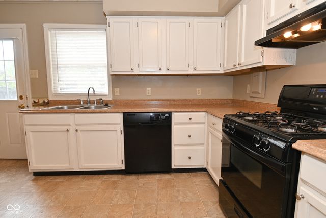 10 Thurman Drive, Whiteland, IN 46184