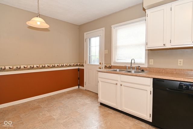10 Thurman Drive, Whiteland, IN 46184