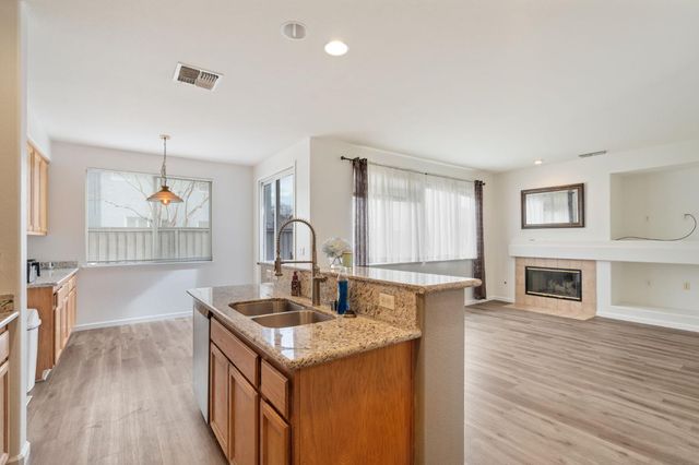 46 Bascom Ct, Sacramento, CA 95835