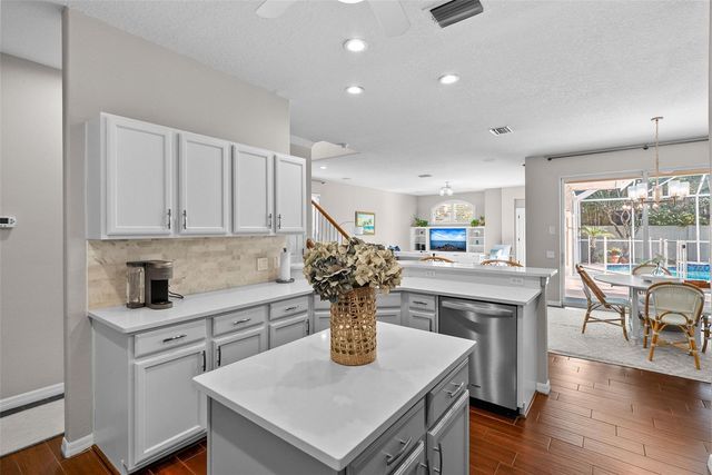 519 HARBOR GROVE CIRCLE, Safety Harbor, FL 34695