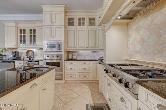 281 Red Fox Run Drive, Wallace, NC 28466