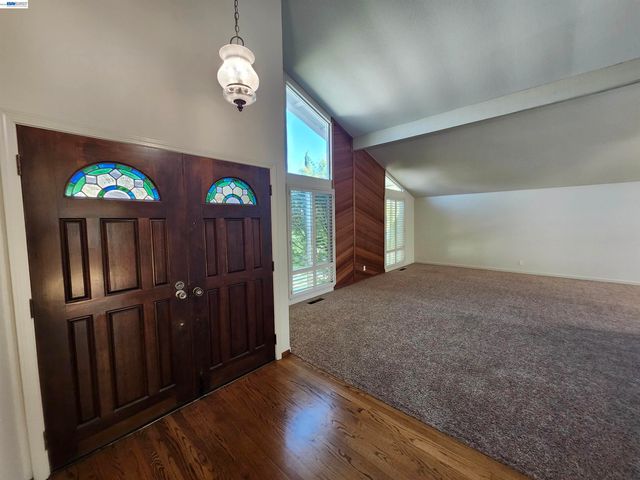 18775 E Cavendish Dr, Castro Valley, CA 94552