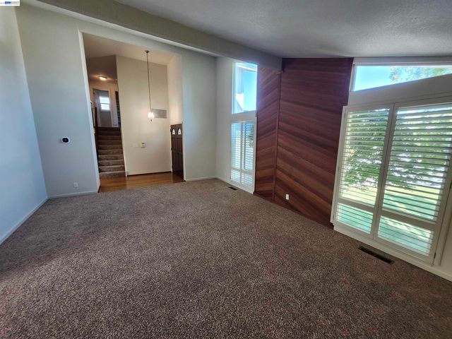 18775 E Cavendish Dr, Castro Valley, CA 94552