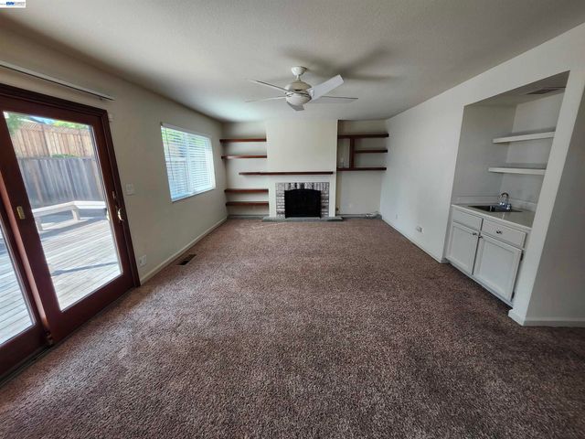 18775 E Cavendish Dr, Castro Valley, CA 94552
