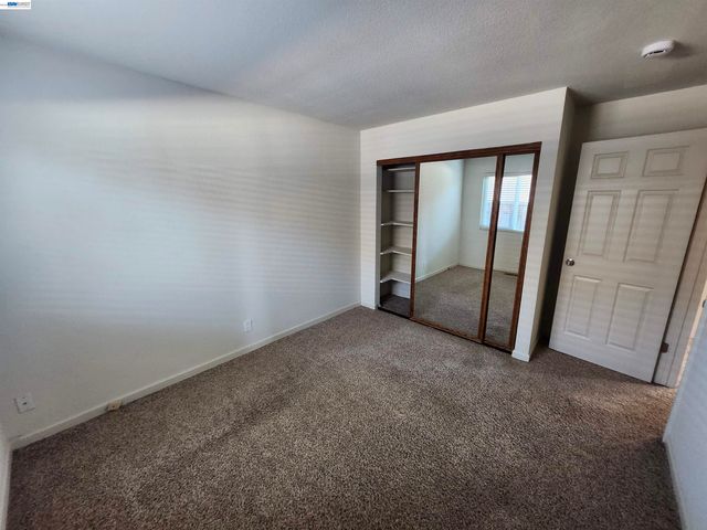 18775 E Cavendish Dr, Castro Valley, CA 94552