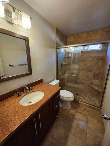 18775 E Cavendish Dr, Castro Valley, CA 94552