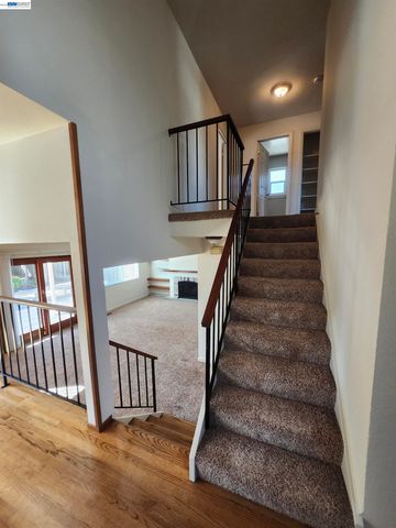 18775 E Cavendish Dr, Castro Valley, CA 94552