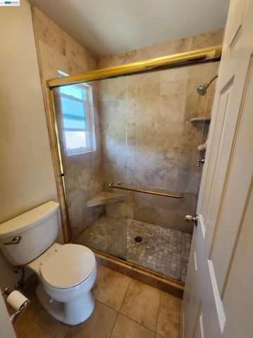 18775 E Cavendish Dr, Castro Valley, CA 94552