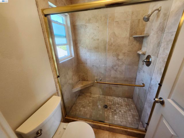 18775 E Cavendish Dr, Castro Valley, CA 94552