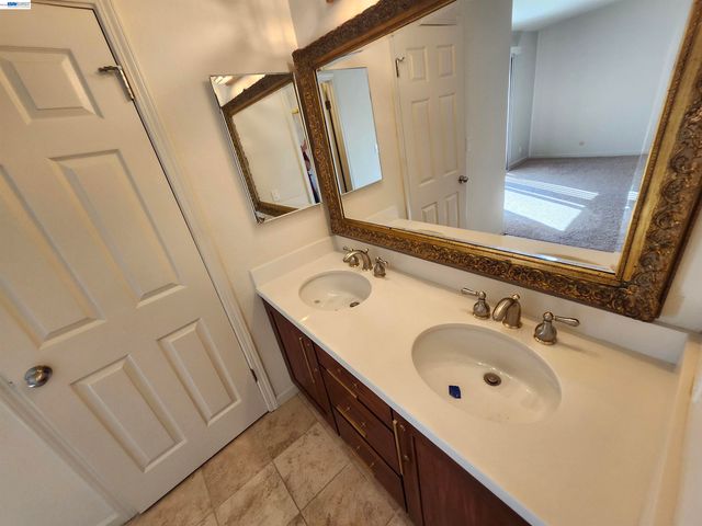 18775 E Cavendish Dr, Castro Valley, CA 94552