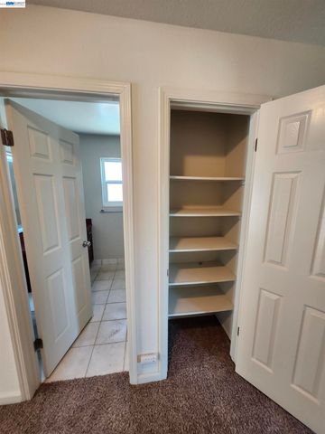 18775 E Cavendish Dr, Castro Valley, CA 94552