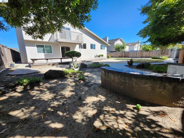 18775 E Cavendish Dr, Castro Valley, CA 94552