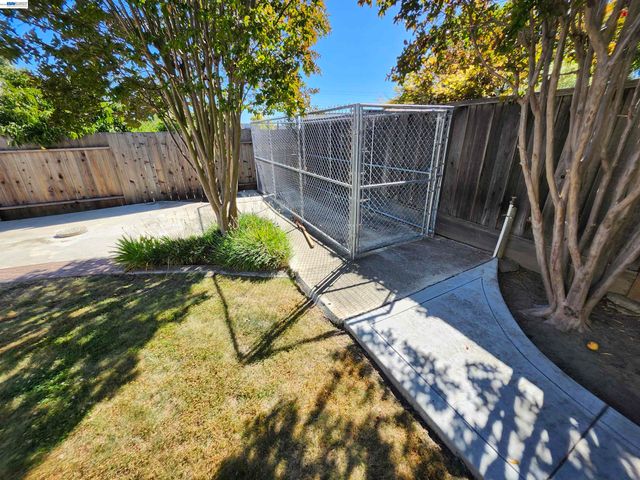 18775 E Cavendish Dr, Castro Valley, CA 94552