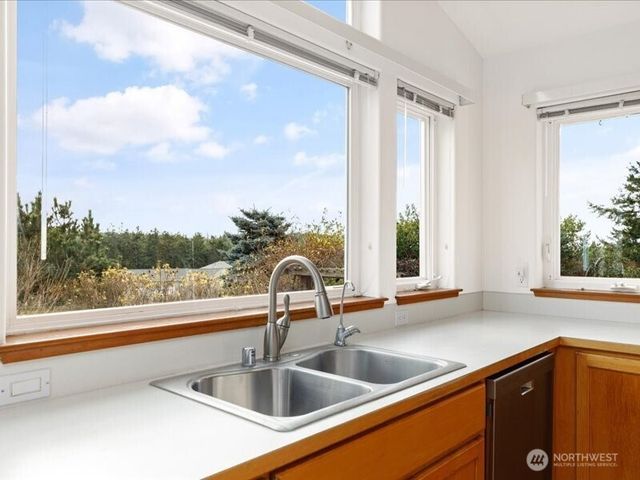 670 El Prado Avenue, Coupeville, WA 98239