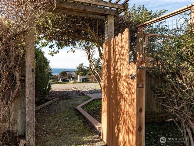 670 El Prado Avenue, Coupeville, WA 98239