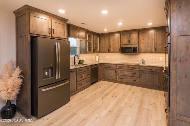 11565 COUNTY ROAD 385, Holts Summit, MO 65043