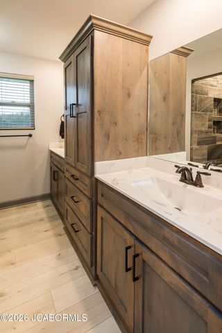 11565 COUNTY ROAD 385, Holts Summit, MO 65043