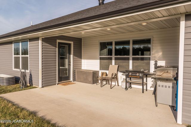 11565 COUNTY ROAD 385, Holts Summit, MO 65043