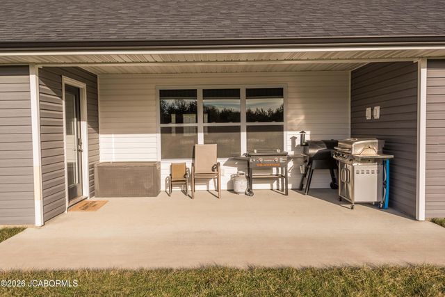 11565 COUNTY ROAD 385, Holts Summit, MO 65043
