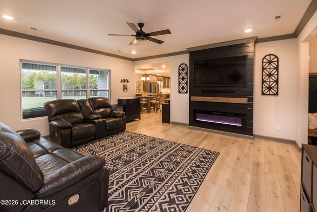 11565 COUNTY ROAD 385, Holts Summit, MO 65043