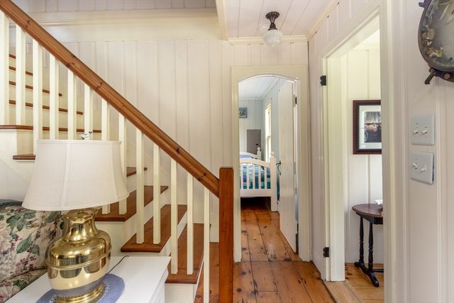 12 Noyes Ave, Mattapoisett, MA 02739